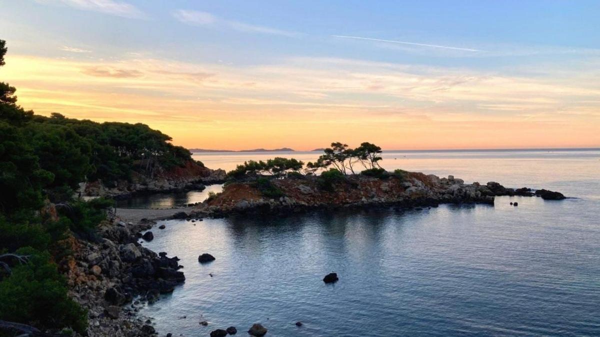 Superbe Appartement En Bord De Mer บ็องโดล ภายนอก รูปภาพ